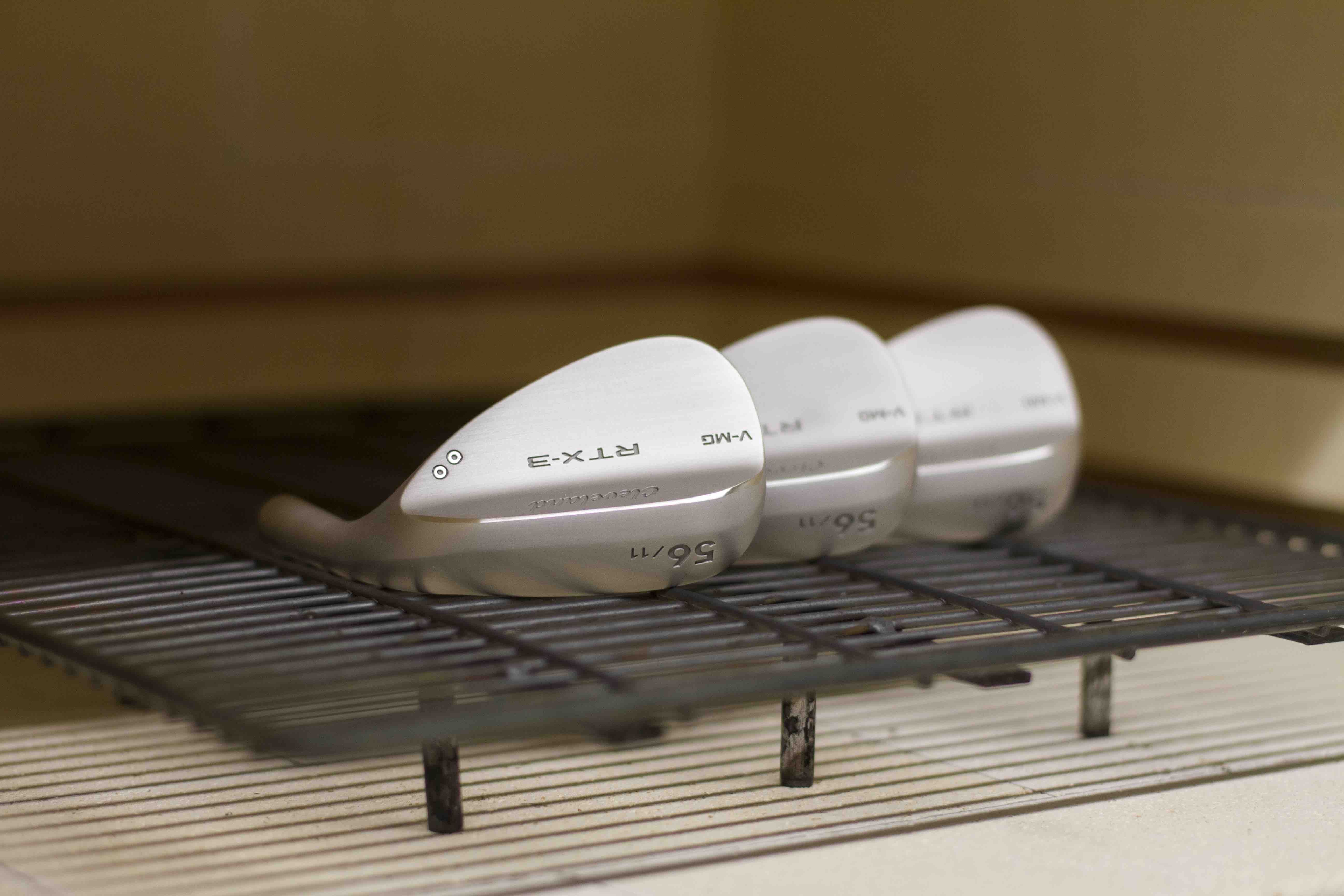 In Schritt drei lagern die Raw Wedges für 60 Minuten bei genau 226° C im Ofen. (Foto: Cleveland)