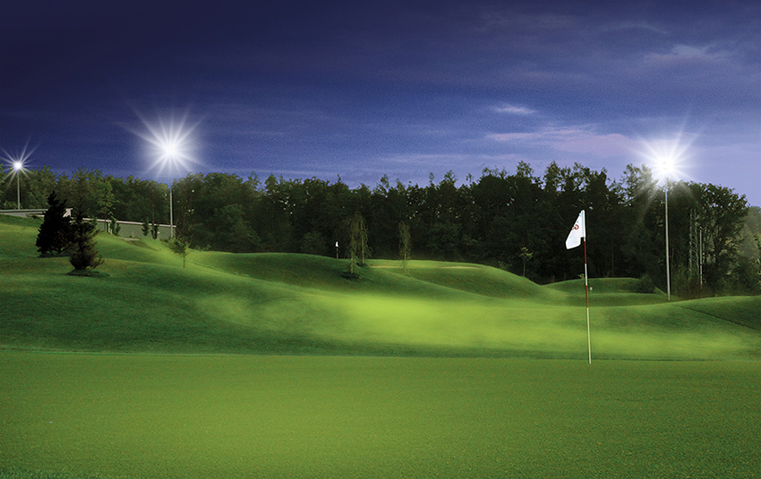 Auch wenn es dunkel wird kann hier weiter gespielt werden.
(Foto: Golfclub Klockerhof)