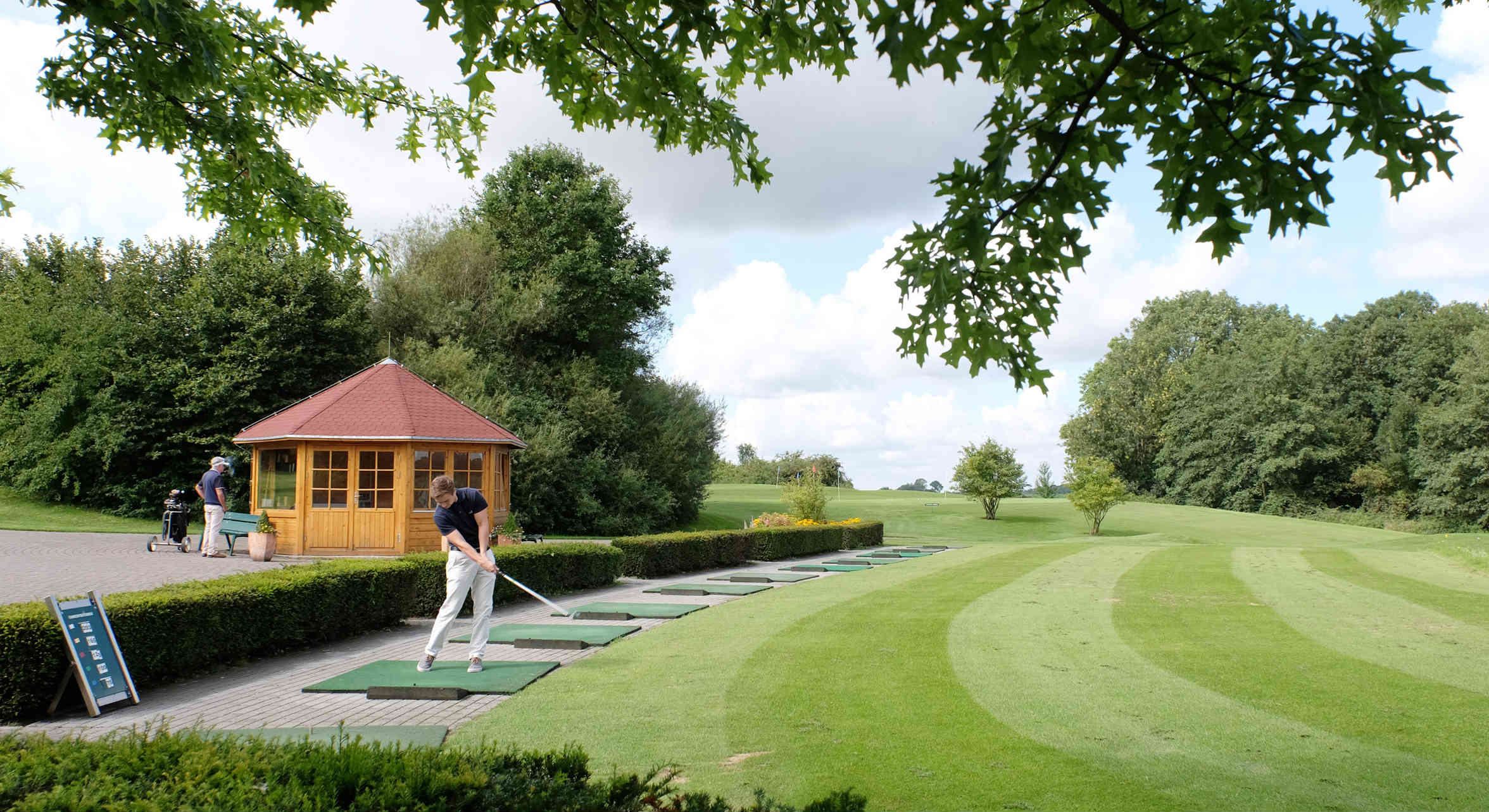 Auf der Driving Range findet man beste Voraussetzungen, um an seinem langen Spiel zu arbeiten. (Foto: GC Grevenmühle)
