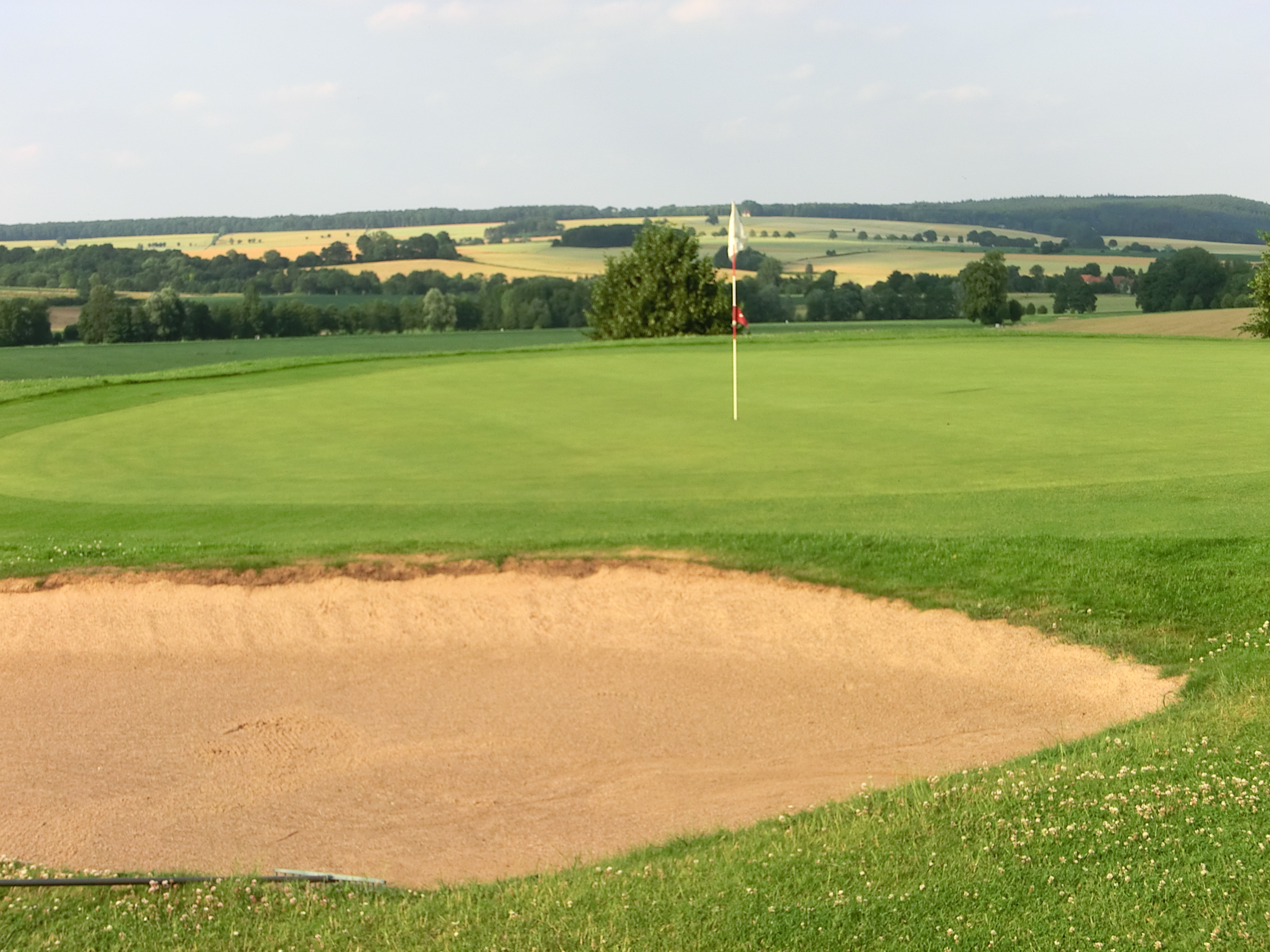 Impressionen vom Golfclub Schloss Schwöbber. (Quelle: Hamelner Golfclub Schloss Schwöbber)