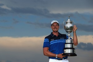 Henrik Stenson mit dem Pokal