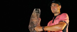 Martin Kaymer mit dem Pokal der PLAYERS Championship 2014.