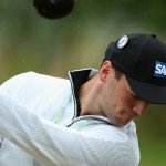 Martin Kaymer trainiert mit seinem Tennisball-Pendel auf der Driving Range (Foto: Getty)