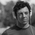 Auch Rory McIlroy hört während seiner Trainings- und Aufwärmrunden Musik. Der Nordire ist damit einer von vielen Golfstars die sich mit Musik auf ihre Turniere vorbereiten.
