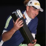 Marcel Siem mit der Trophäe des BMW Masters. (Foto: Getty)