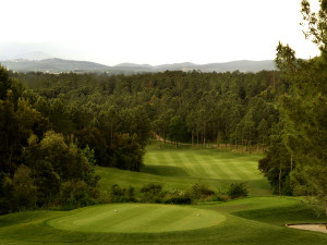 Der Blick vom ersten Abschlag des Stadium Course. (Foto: PGA Catalunya)