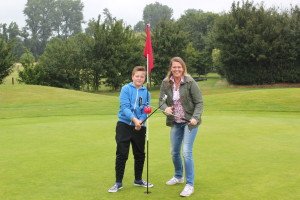 David Jaeger mit seiner Mutter Karin Jaeger im Golfclub Schloss Horst in Gelsenkrichen. (Foto: GC Schloss Horst)