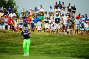 Noch ein modisches Highlight: Justin Thomas in einem auffälligen Neongrün. (FOto: Getty)