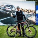 Lasse Jensen mit seinem "Trostpreis". (Foto: Porsche European Open)