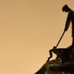 Der Ryder Cup in Nahaufnahme mit der Figur des Abe Mitchell. (Foto:Getty)