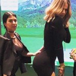Die Kardashians am Golfsimulator. (Foto: Instagram/ @khloekardashian)