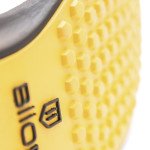 Die bienenwabenförmigen Spikes sorgen für den perfekten Stand (Foto: Biion Footwear)