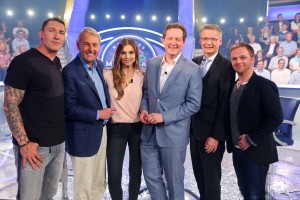 v.l.: Stefan Kretzschmar, Jörg Wontorra, Laura Wontorra, Dr. Eckart von Hirschhausen, Moderator Günther Jauch und Ralf Schmitz. (Foto: RTL / Stefan Gregorowius)