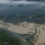 Wassermassen kennen keine Gnade: unerbittlich zog das feuchte Element eine Schneise der Zerstörung durch das Greenbrier Resort. (Foto: twitter.com/@GlobalGolfPost)