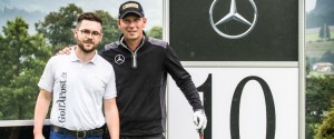 Blick ins Bag: In Kitzbühel gemeinsam auf der Runde und danach im ausgiebigen Equipment-Interview - Johannes Eck (li. Golf Post Team) und Marcel Siem. (Foto: Mercedes-Benz)