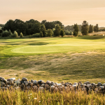 Golfen, Wellness und viele weitere attraktive Freizeitmöglichkeiten – Ein Urlaub hier lässt keine Wünsche offen. (Foto: Hotel- und Sportresort Fleesensee)