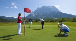 Der Golfplatz direkt an der Zugspitze: Golfplatz Tiroler Zugspitze. (Foto: Albin Niederstrasser)