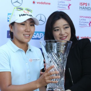 Eine stolze Siegerin: In-Kyung Kim in Düsseldorf. (Foto: Golf Post)