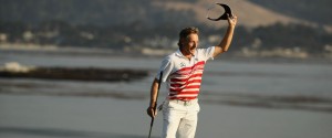 Bernhard Langer springt danke einer tollen Schlussrunde beim Nature Valley noch auf T2. (Foto: Getty)