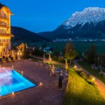 Golf und Entspannung mit Panoramablick auf die Zugspitze. (Foto: Hotel Post Lermoos)