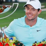 Rory McIlroy verdient sich gleich zwei Trophäen: Den FedExCup und den Pokal der Tour Championship. (Foto: Getty)