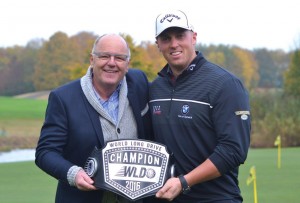 Der Longdrivechampion Joe Miller (re.) war der Ehrengast und das Highlight bei der Eröffnung. (Foto: GC Gut Lärchenhof)