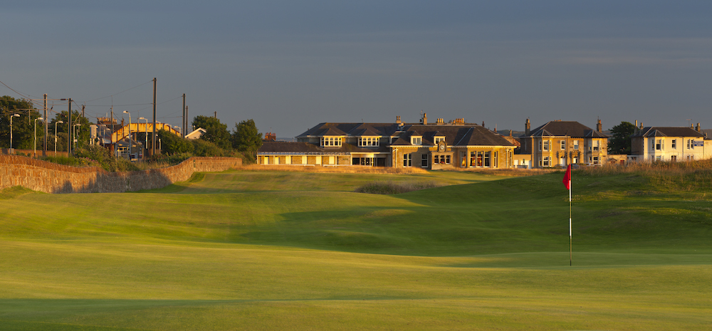 Das Clubhaus des Prestwick Golf Club in Ayrshire, Schottland 