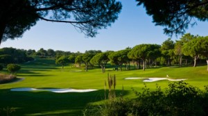 In Quinta do Lago findet man zwei hervorragende Plätze, die durch viel Up&Down für Spannung sorgen. (Foto: quintadolago.com)