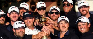 Sie wollten ihn gar nicht mehr hergeben: Team USA holt den Ryder Cup nach acht Jahren zurück auf den amerikanischen Kontinent. (Foto: Getty)