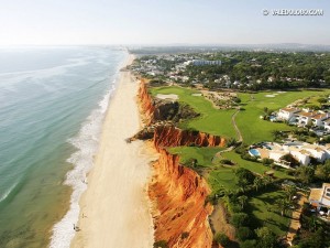 Mehr Atlantik und mehr Algarveküste geht fast nicht. Das Par 3 des Vale do Lobo Royal Courses hat es in sich. (Foto: valedolobo.com)