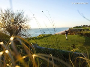 Einen der imposantesten Abschläge der Algarve findet man auf dem Vale do Lobo Royal Course. (Foto: valedolobo.com)