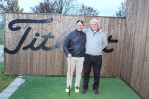 Am Ende waren Andrew Lee und Sebastian Ortmann zufrieden. Der Eine hatte wieder einen Golfer glücklich gemacht und der Andere war der Glückliche. (Foto: Golf Post)