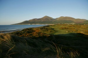 Royal County Down liegt in den Dünen an der Irischen See.