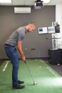 Bernd Ritthammer zeigte sich begeistert vom neuen Putting Performance Center. (Foto: Caledonia)