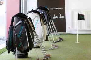 Die Putter-Modelle von Caldeonia können jetzt auch unter perfekten Bedingungen Indoor getestet werden. (Foto: Caledonia)