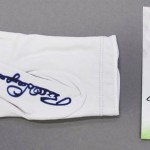 United Charity versteigert diesen signierten Golfhandschuh von Bernhard Langer. (Foto: United Charity)