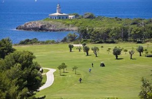 Der Leuchtturm von Alcananda bietet einen der besten Ausblicke auf Mallorca. (Foto: Alcanada Golf)