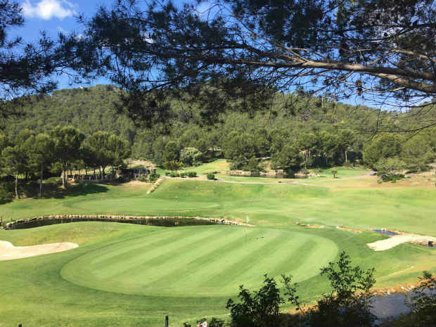 Umgeben von Wäldern und Bergen wird Golf de Andratx zu einem einmaligen Erlebnis. (Foto: Golf Post)