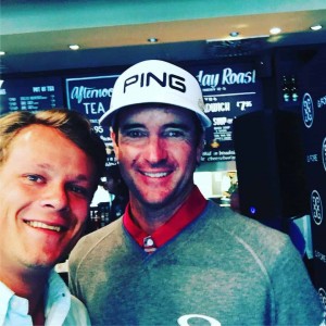 Golf Post Redakteur Robin Bulitz ließ es sich nicht nehmen, vor der Open Championship noch ein schnelles Selfie mit Bubba Watson zu schießen. (Foto: Golf Post)