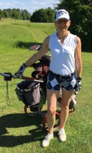 Golf Post Leserin Margret Frisch in Aktion.