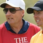 Rory McIlroy (r.) war viele Jahre erfolgreich mitseinem Caddie JP Fitzgerald auf den Touren unterwegs.