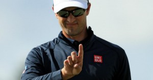 Adam Scott greift vor dem Putten auf das Aim-Point-Verfahren zurück. (Foto: Getty)