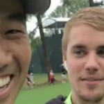 Kevin Na und Wesley Bryan rappen mit Justin Bieber über dem Platz des Quail Hollow Golf Clubs. (Foto: Twitter@Thescore)