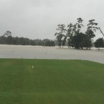 Alex Cejka spendet, um den Flutopfern zu helfen. Auch die Golfplätze in Houston sind vom Hurrikan beschädigt. (Foto: Twitter/@TimmsSteve)