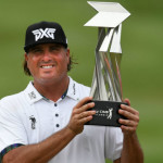 Freudestrahlend hält Pat Perez die Siegertrophäe der CIMB Classic 2018 nach oben. (Foto: Getty)