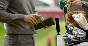 Das Geld auf der Runde den Besitzer wechselt ist bei PGA-Tour-Events trotz Wettverbots nicht unüblich. (Foto: Getty)