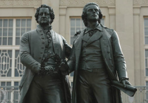 Das Goethe-und Schiller-Denkmal in Weimar. (Foto: Getty)