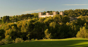 Inmitten der Berge des Real Golf de Bendinat findet man auch ein wunderschön erhaltenes Castello aus dem 18. Jahrhundert. (Foto: Real Golf de Bendinat)