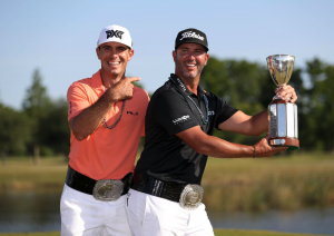 Gut gelaunt nach ihrem Sieg auf der PGA Tour: Billy Horschel und Scott Piercy. (Foto: Twitter/PGATOUR)