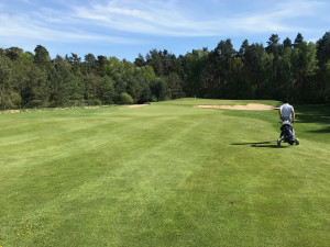 Auf der Front Nine erwarteten uns relativ breite Fairways, die sich ein einem sehr guten Zustand befanden. (Foto: Golf Post)